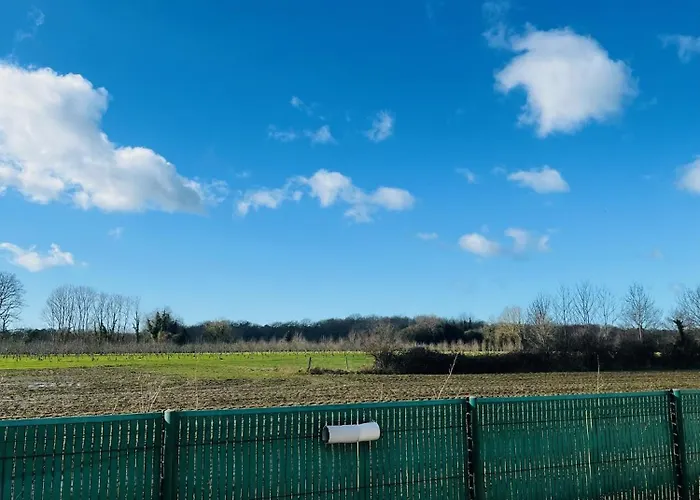 Nocleg ze śniadaniem Les Du Mesnil Deluxe 3*